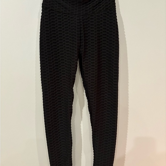 Viral black textured leggings - Picture 4 of 4